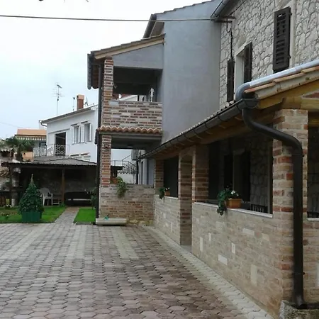 Apartmani Memic 100 M Do Plaze, Apartments Memic Only 100M From Beach Poreč Exterior foto