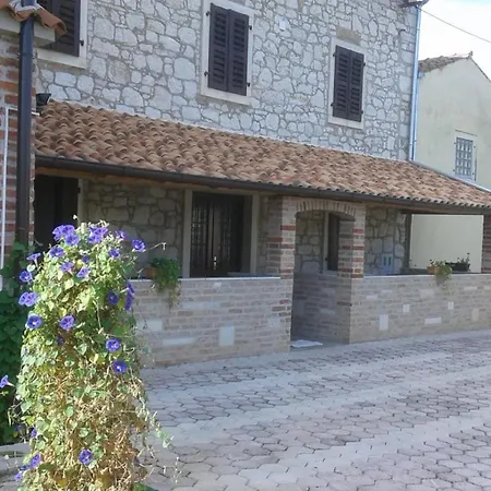 Apartmani Memic 100 M Do Plaze, Apartments Memic Only 100M From Beach Poreč Exterior foto