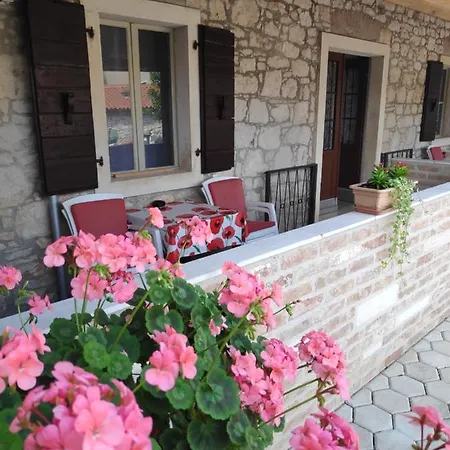 Apartmani Memic 100 M Do Plaze, Apartments Memic Only 100M From Beach Poreč Exterior foto