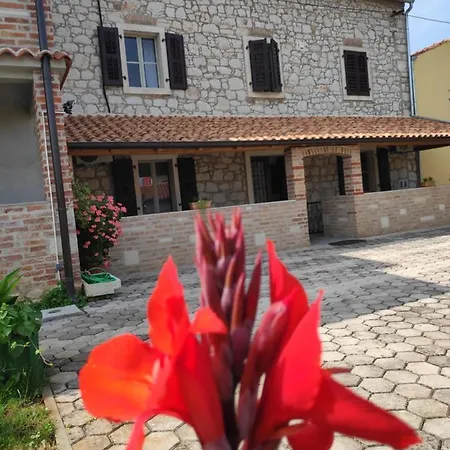 Apartmani Memic 100 M Do Plaze, Apartments Memic Only 100M From Beach Poreč Exterior foto