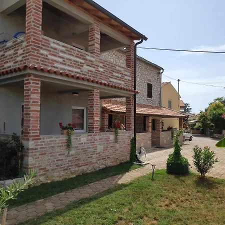 Apartmani Memic 100 M Do Plaze, Apartments Memic Only 100M From Beach Poreč Exterior foto